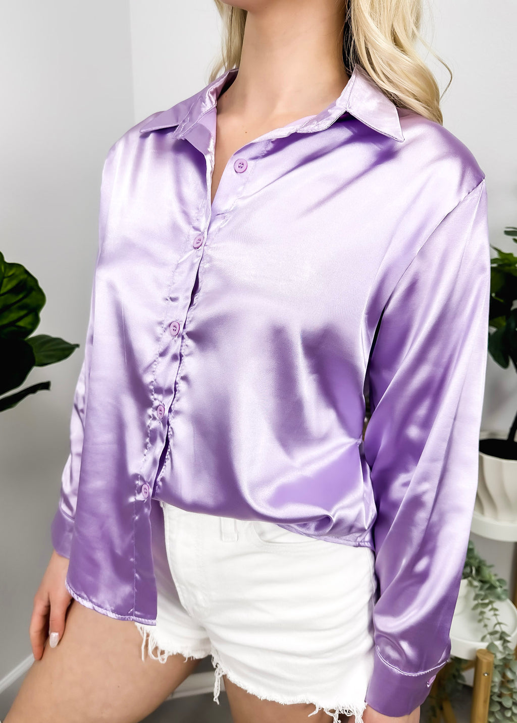 Blusa clásica de satén con botones 