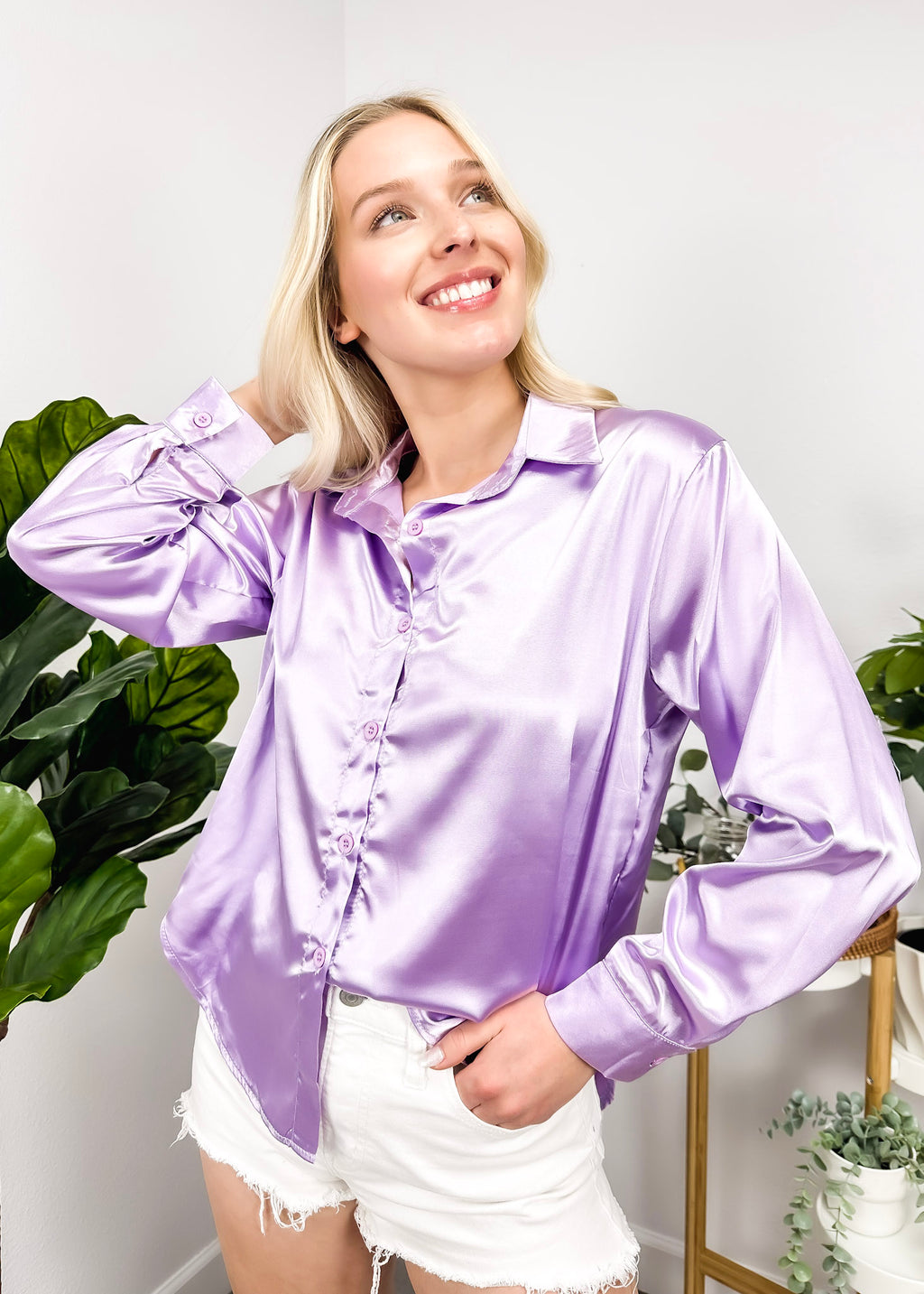 Blusa clásica de satén con botones 