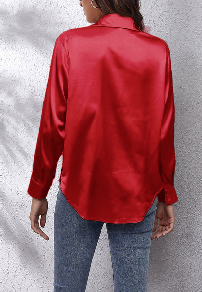 Blusa clásica de satén con botones 