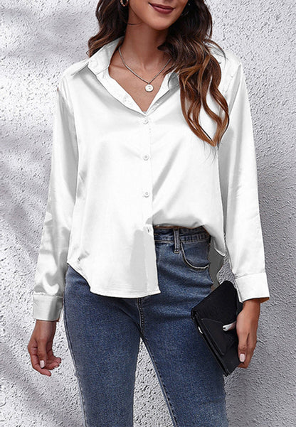 Blusa clásica de satén con botones 