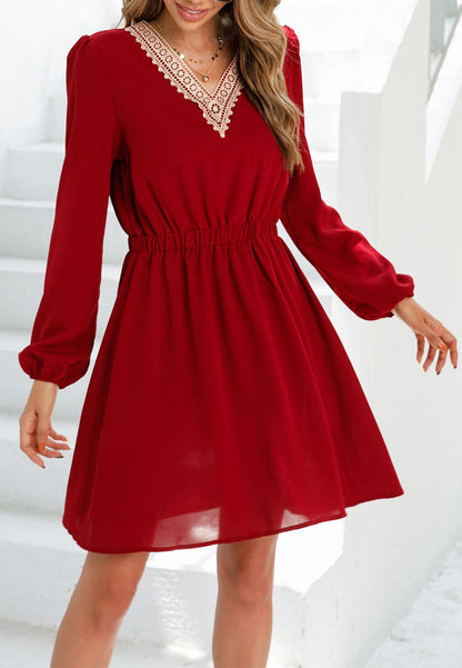 Vestido con escote en V y ribete de crochet