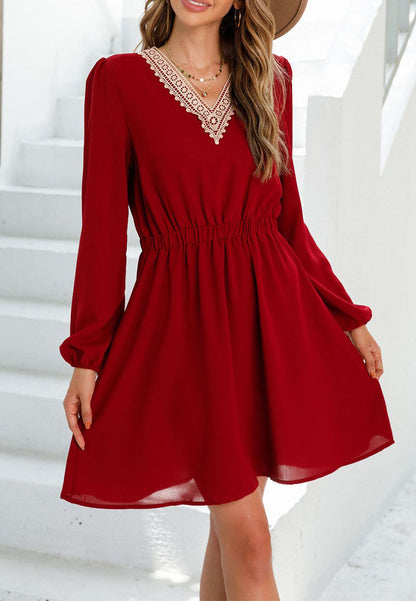 Vestido con escote en V y ribete de crochet