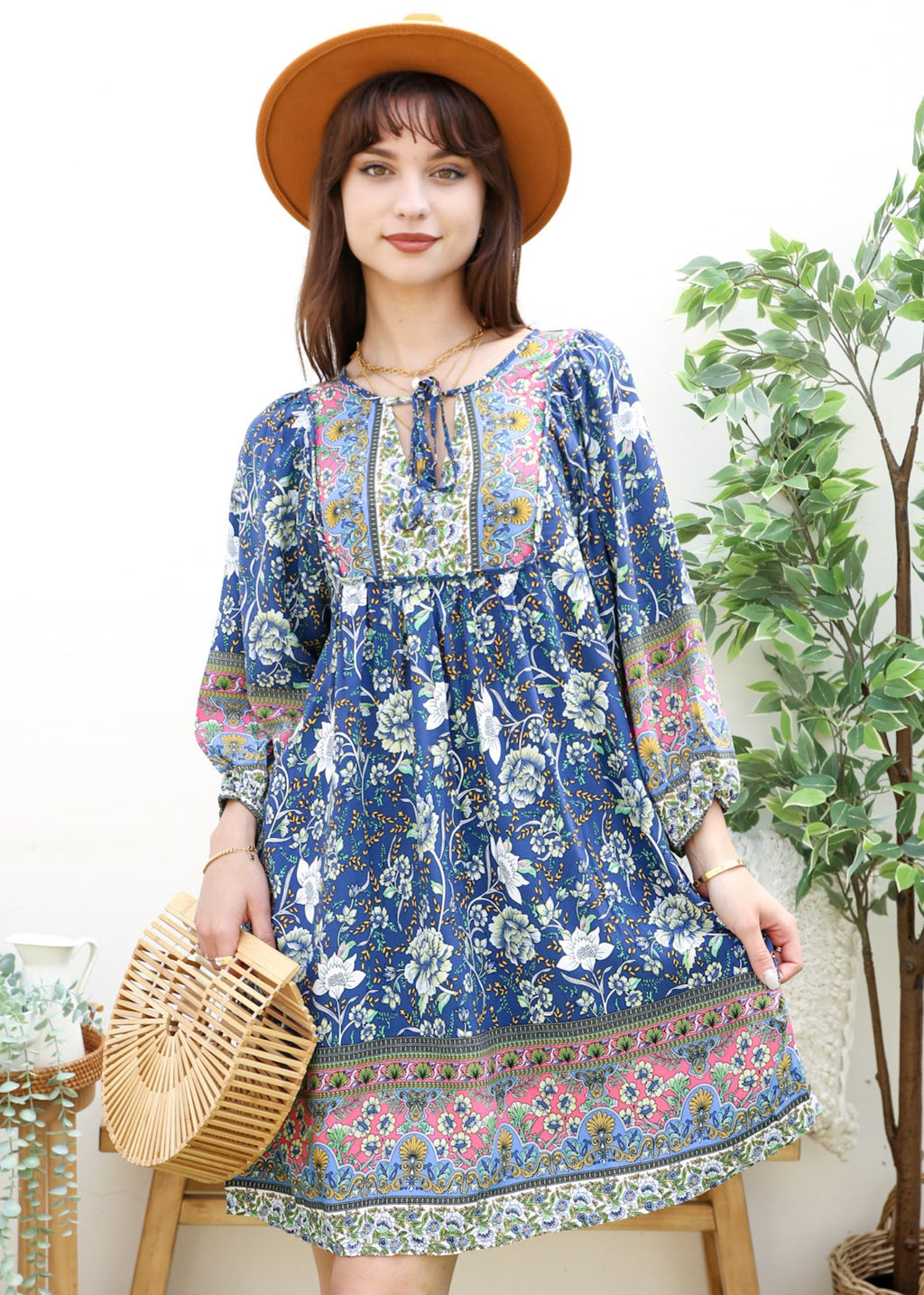 Vestido bohemio con cuello atado 