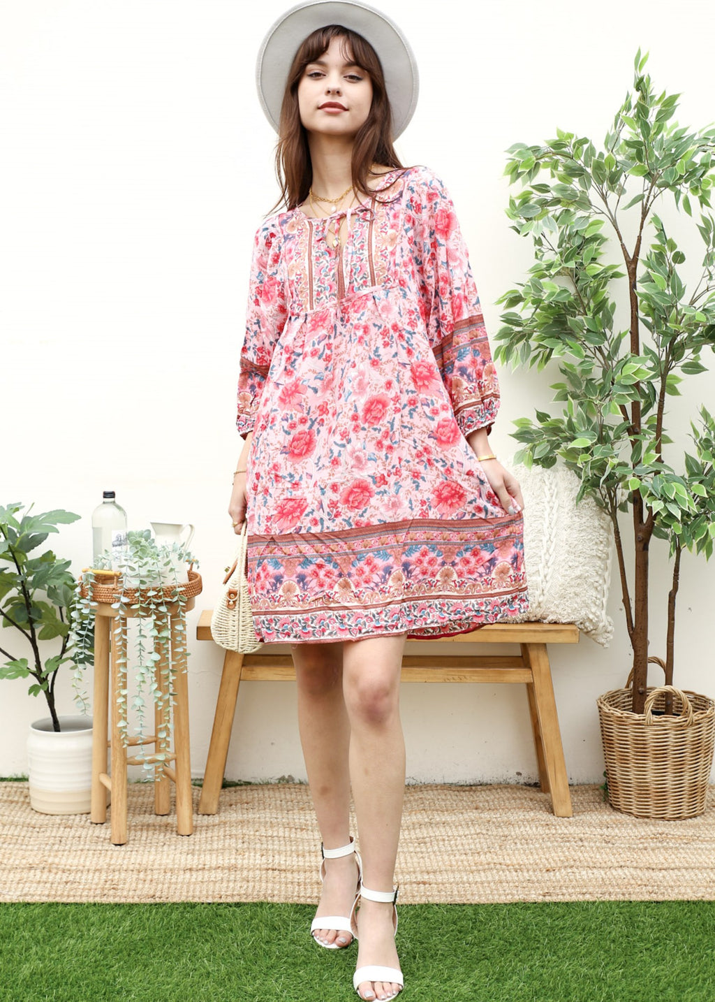 Vestido bohemio con cuello atado 