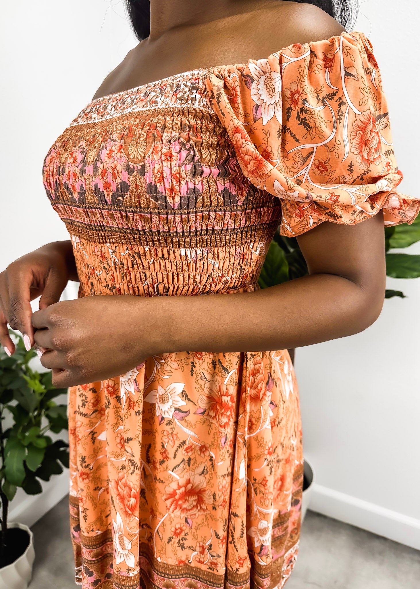 Vestido con estampado bohemio y mangas abullonadas