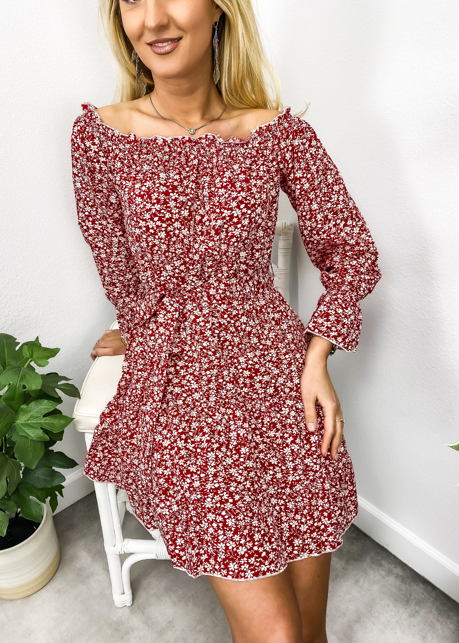 Vestido con hombros descubiertos y estampado floral ditsy