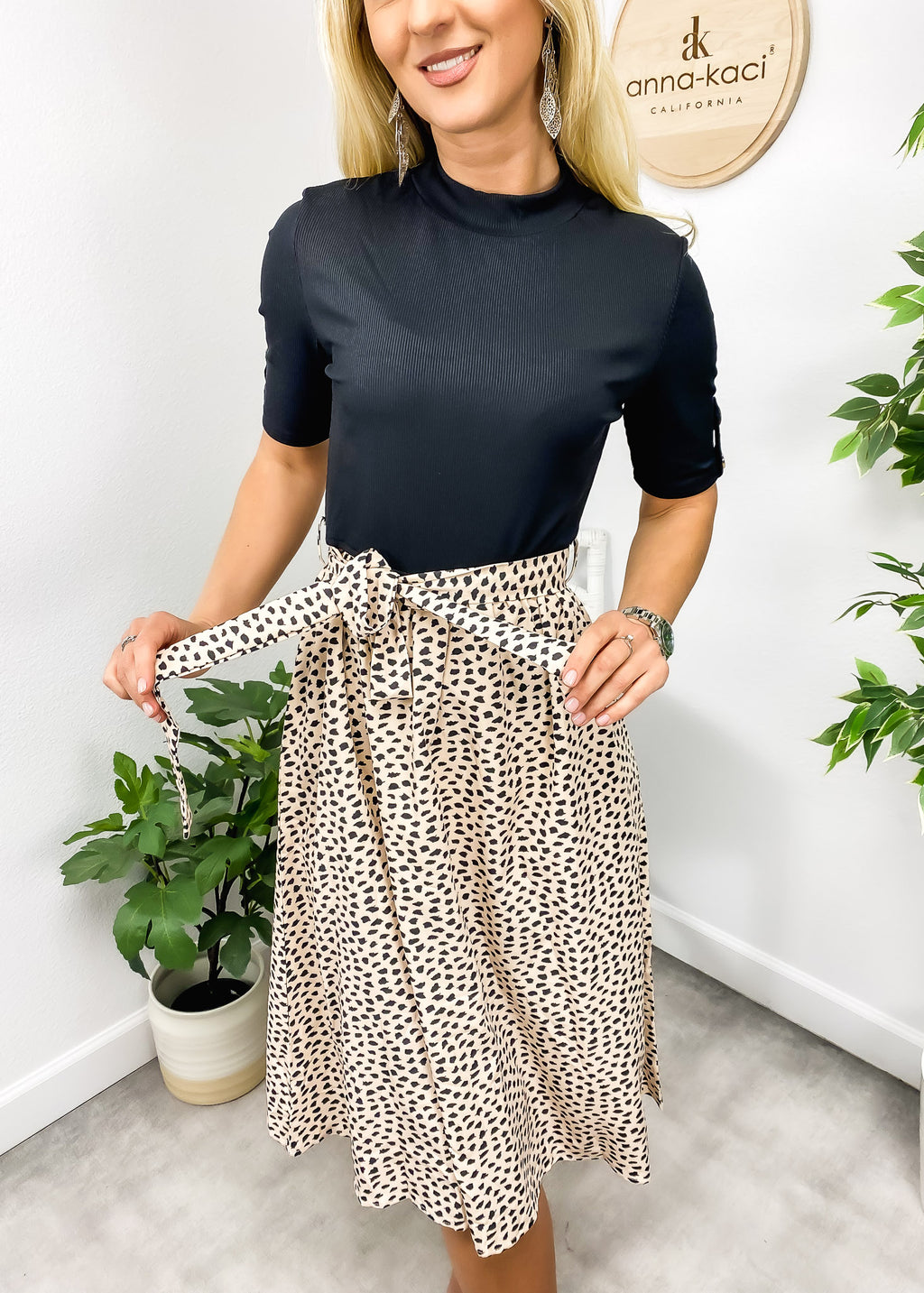Vestido de dos tonos con cuello alto