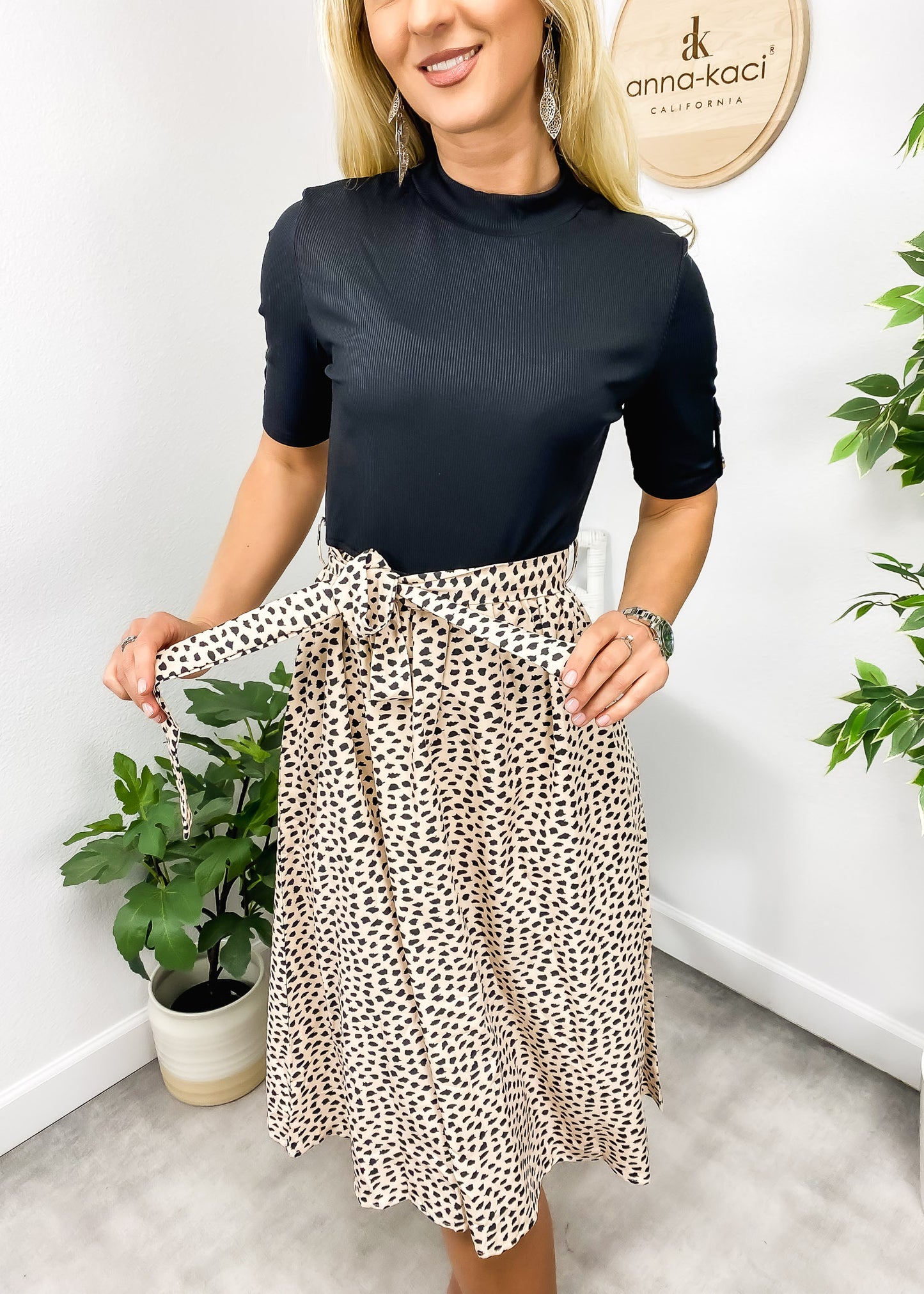 Vestido de dos tonos con cuello alto