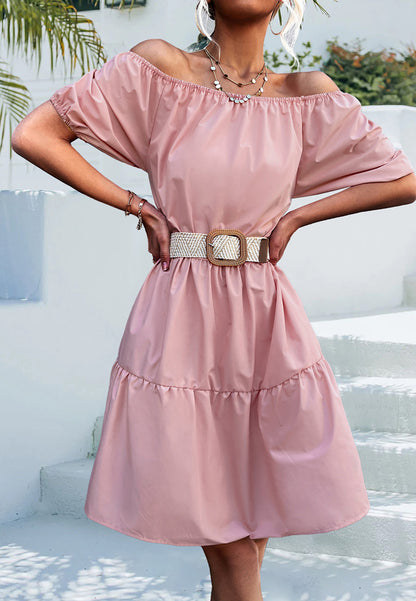 Vestido clásico con cuello redondo y mangas abullonadas 
