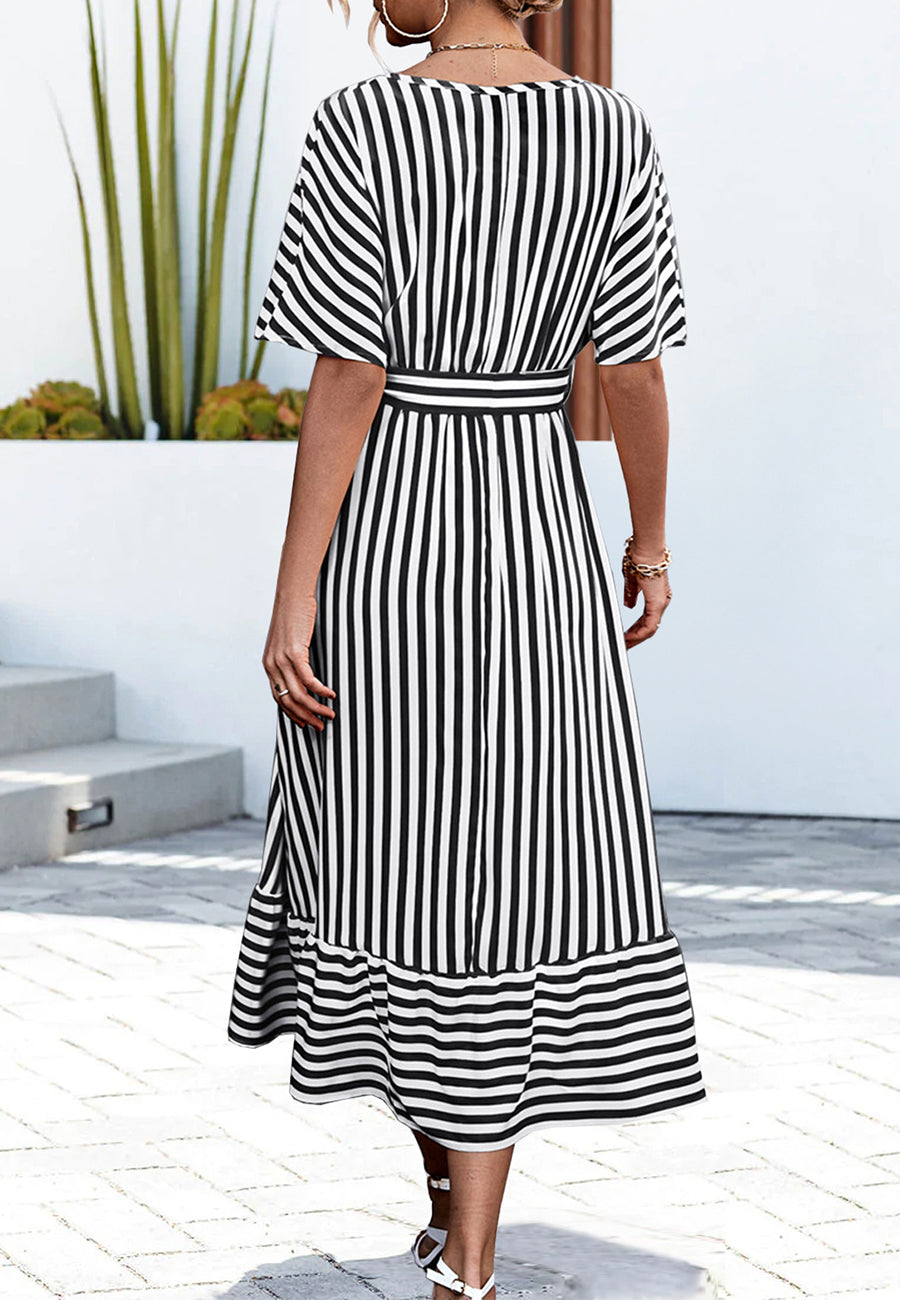 Vestido con cuello cruzado y estampado de rayas 