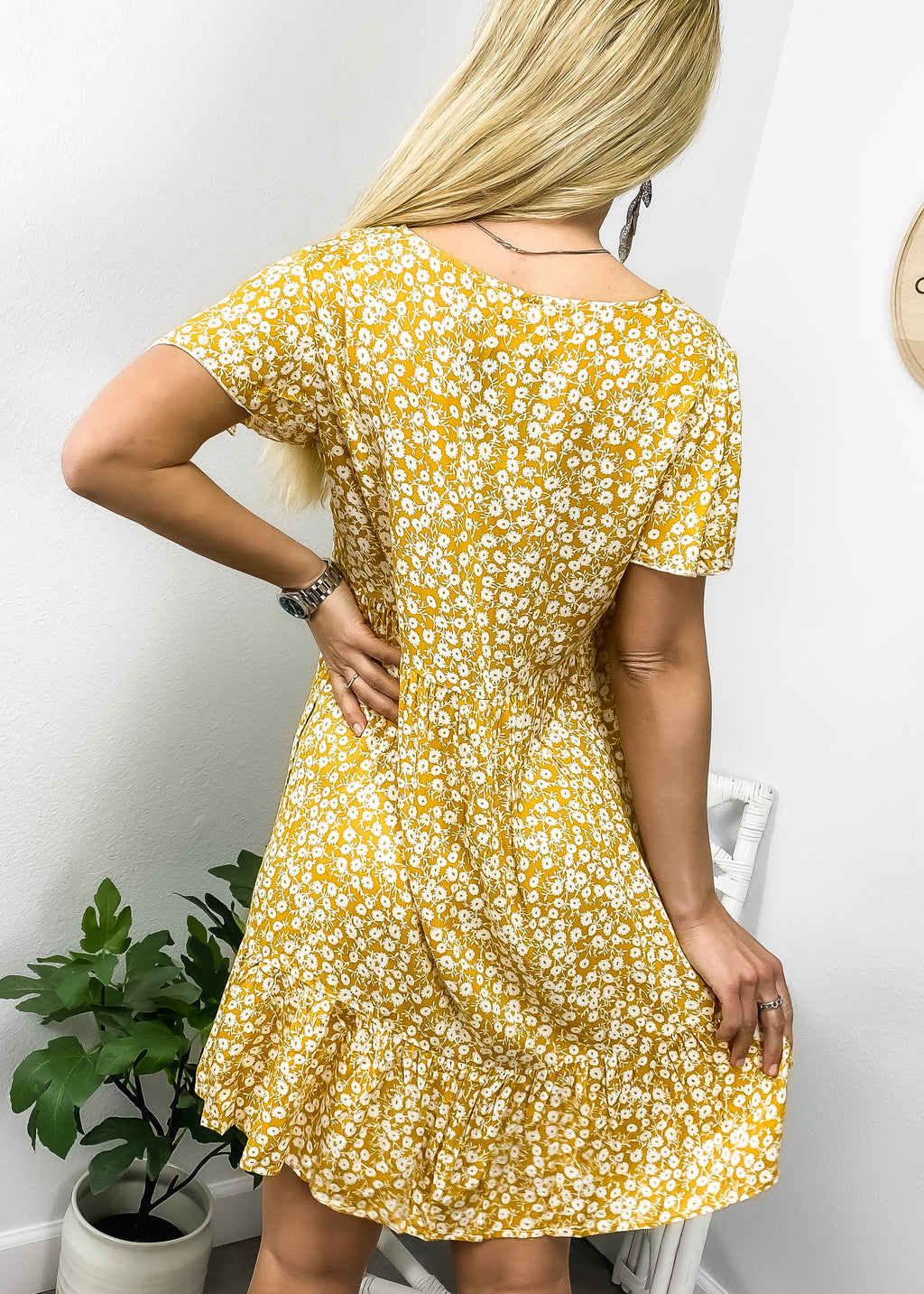 Vestido con mangas abullonadas y estampado de flores ditsy