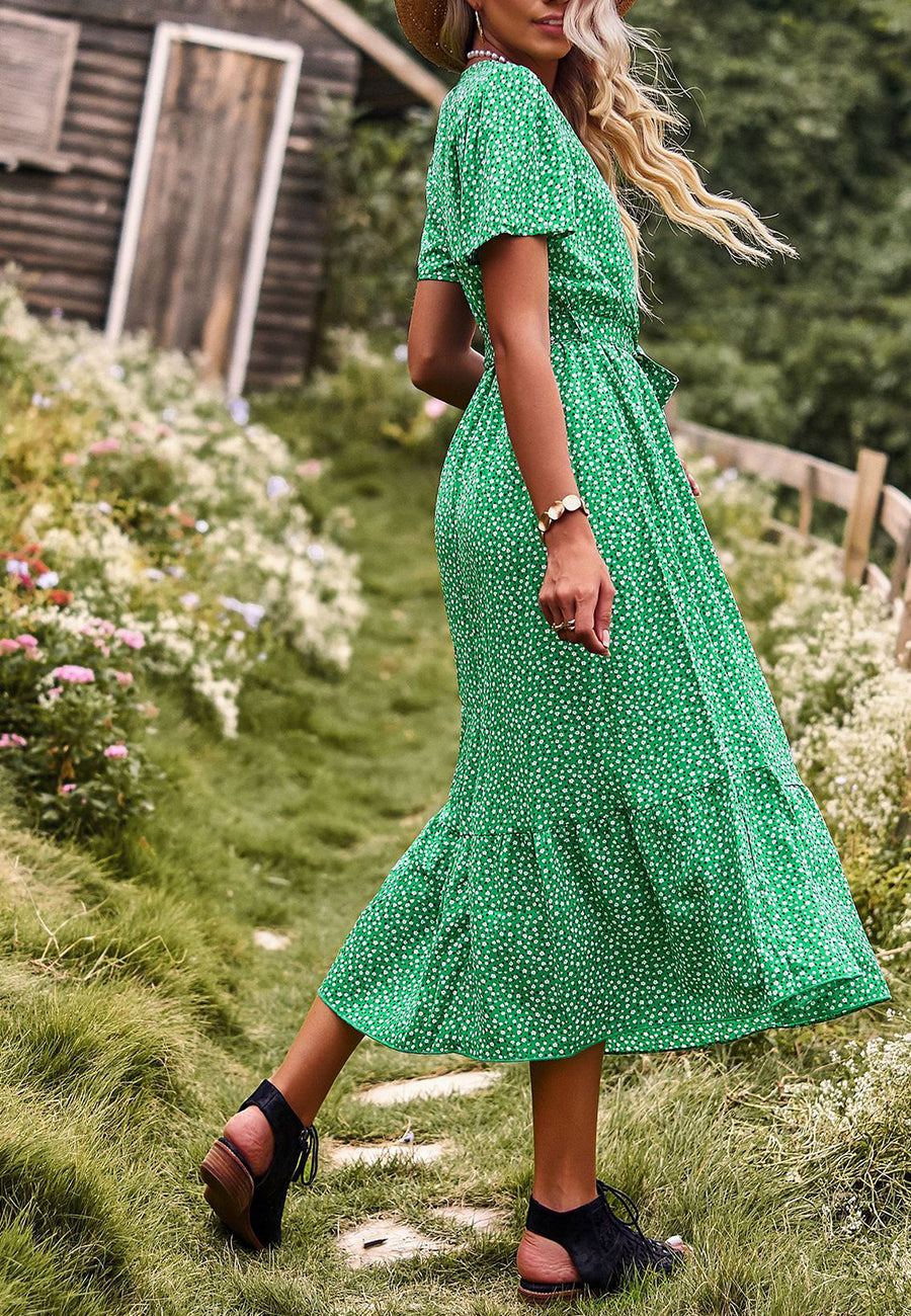 Vestido midi con dobladillo con volantes y estampado floral 