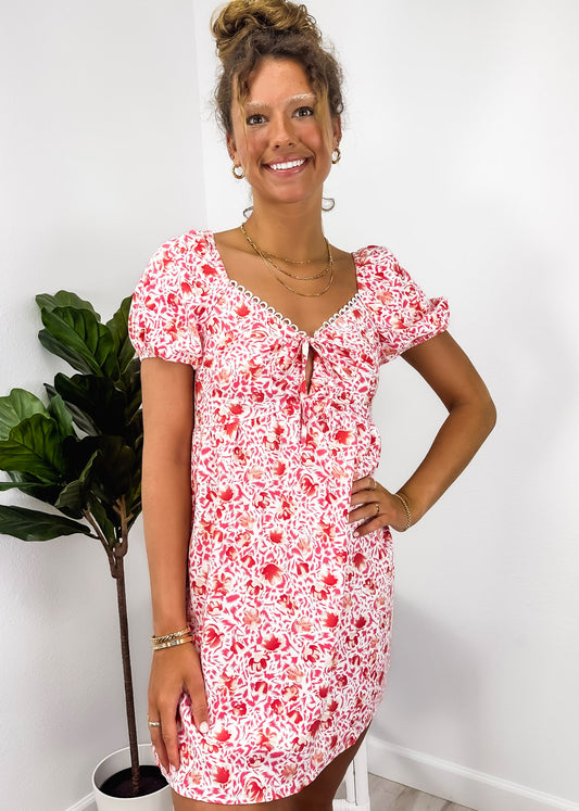 Vestido con escote en V y ribete festoneado
