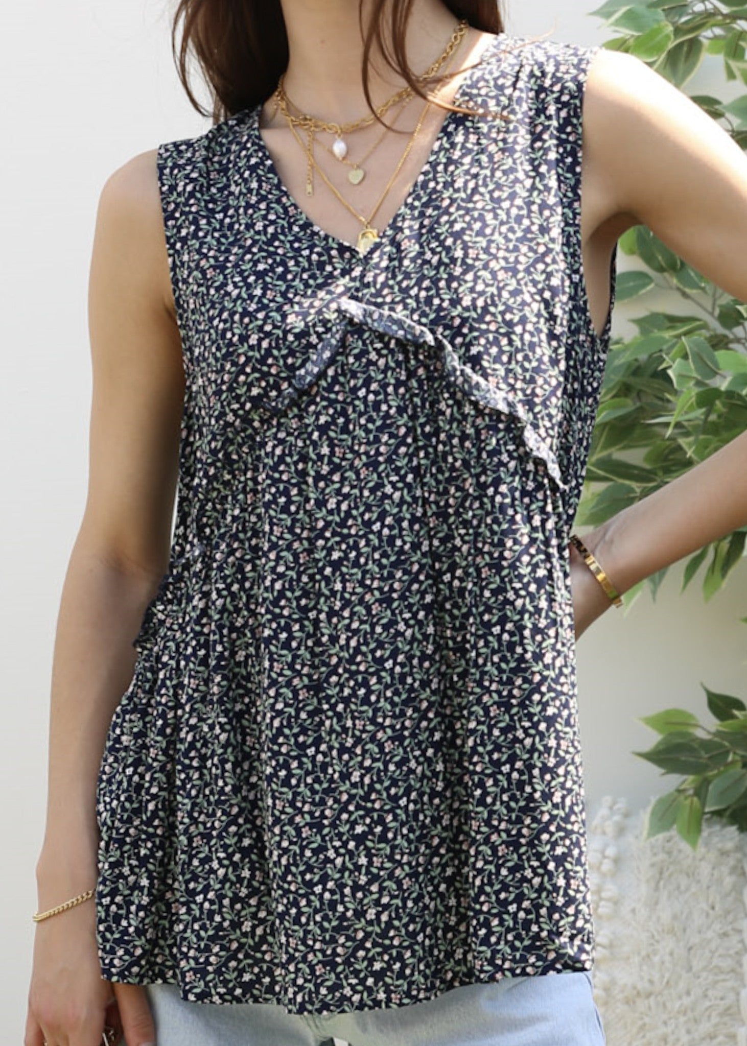 Blusa holgada con cuello en V y estampado floral