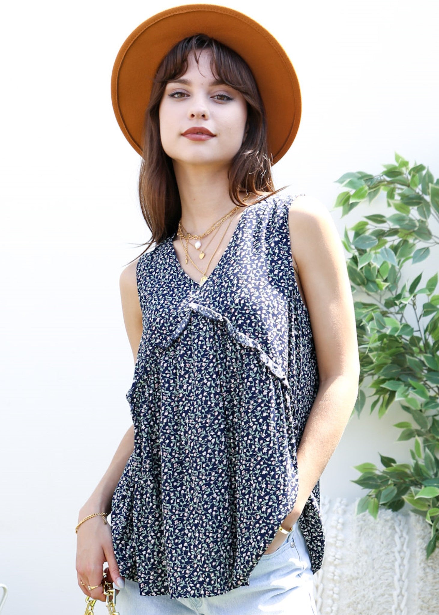 Blusa holgada con cuello en V y estampado floral