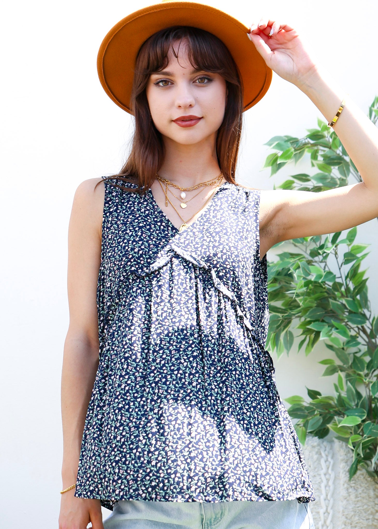 Blusa holgada con cuello en V y estampado floral