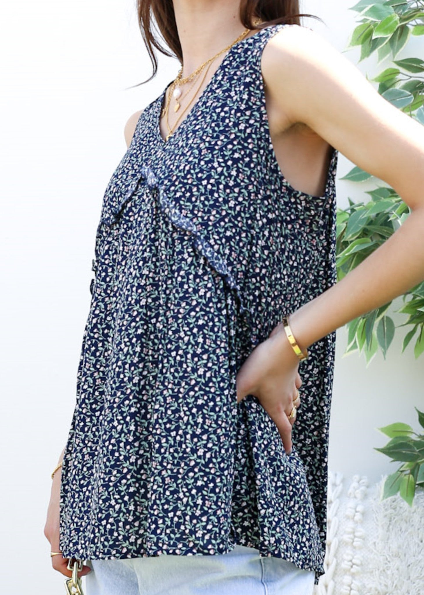 Blusa holgada con cuello en V y estampado floral