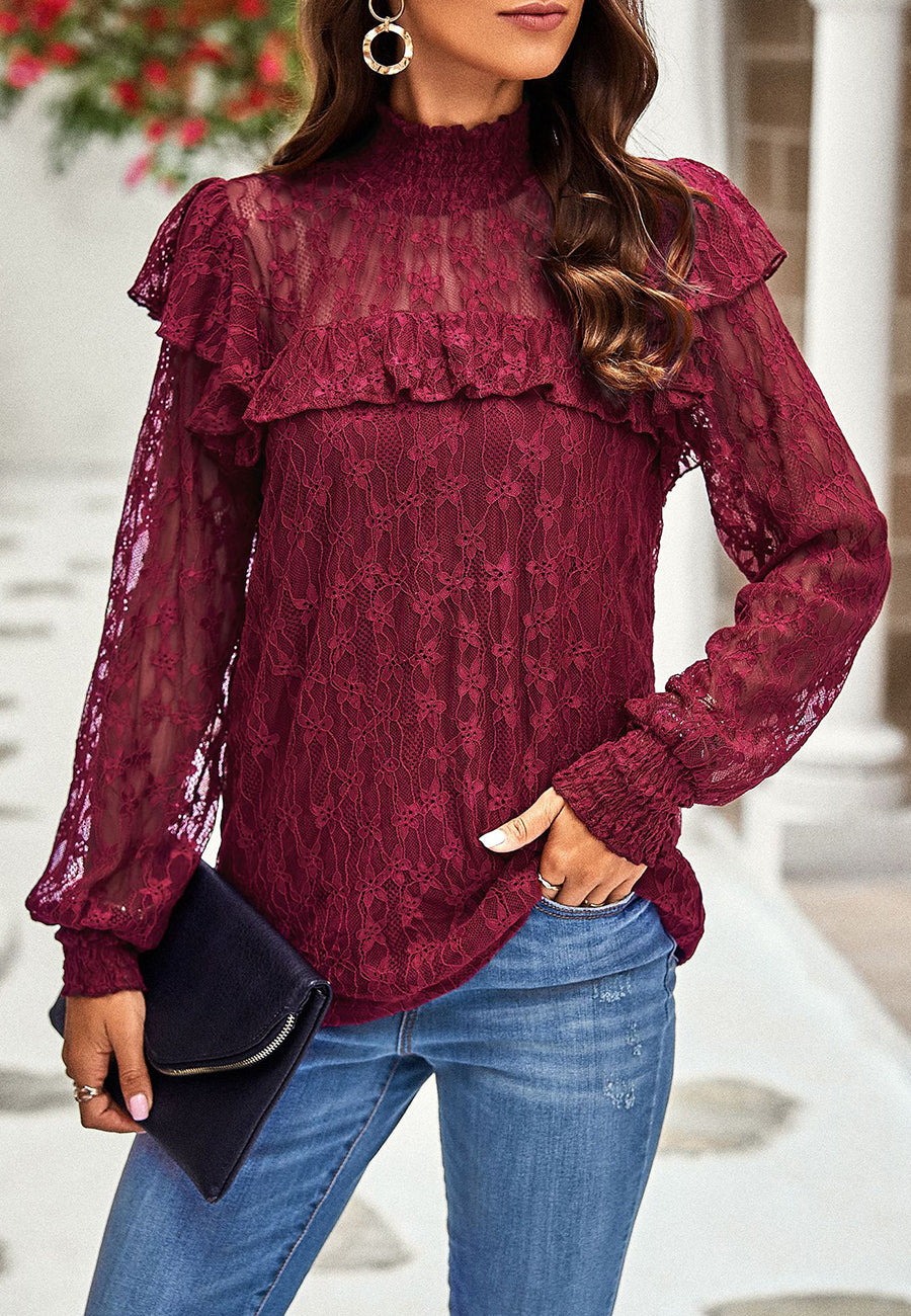 Blusa de encaje con volantes y cuello fruncido