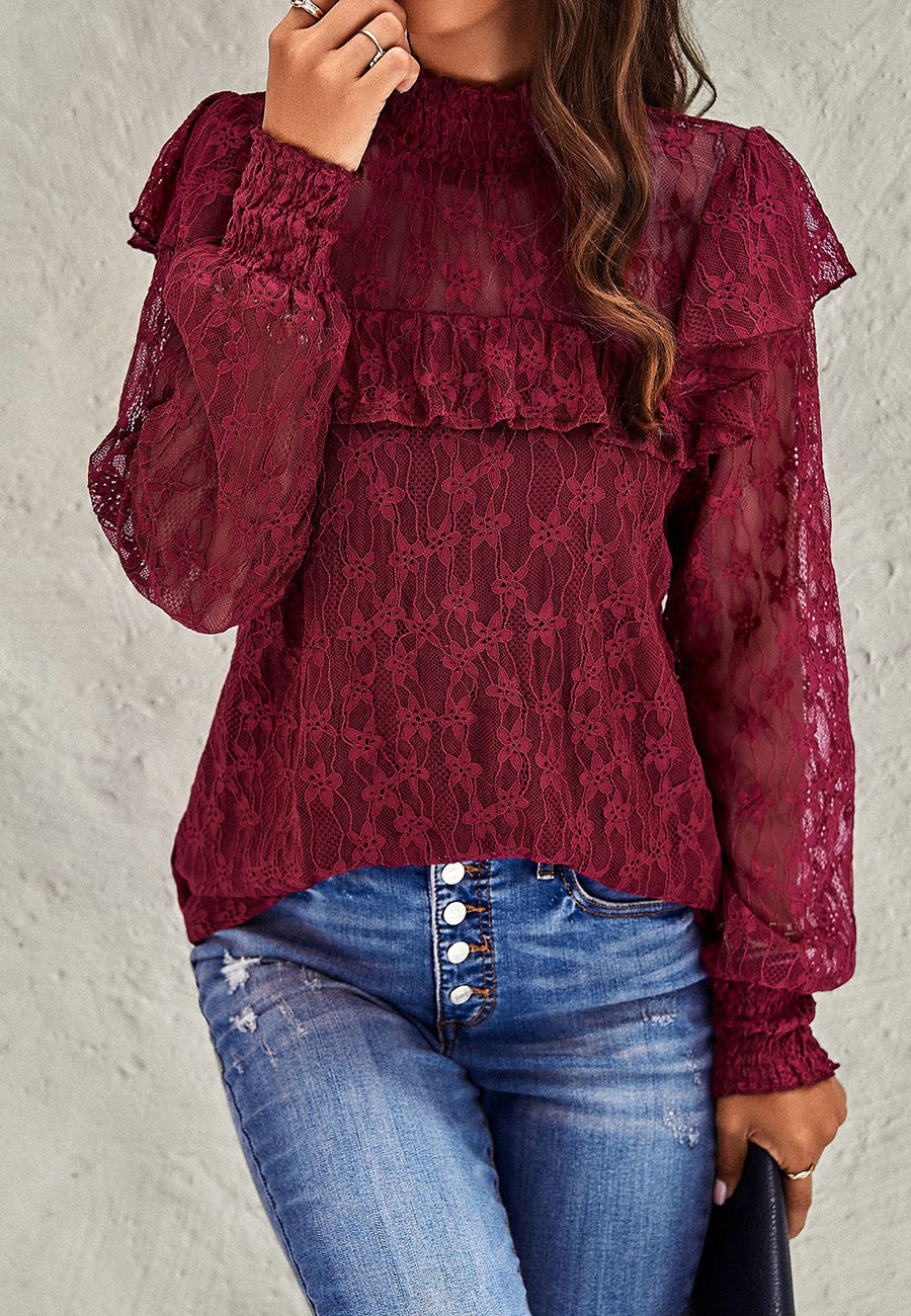 Blusa de encaje con volantes y cuello fruncido