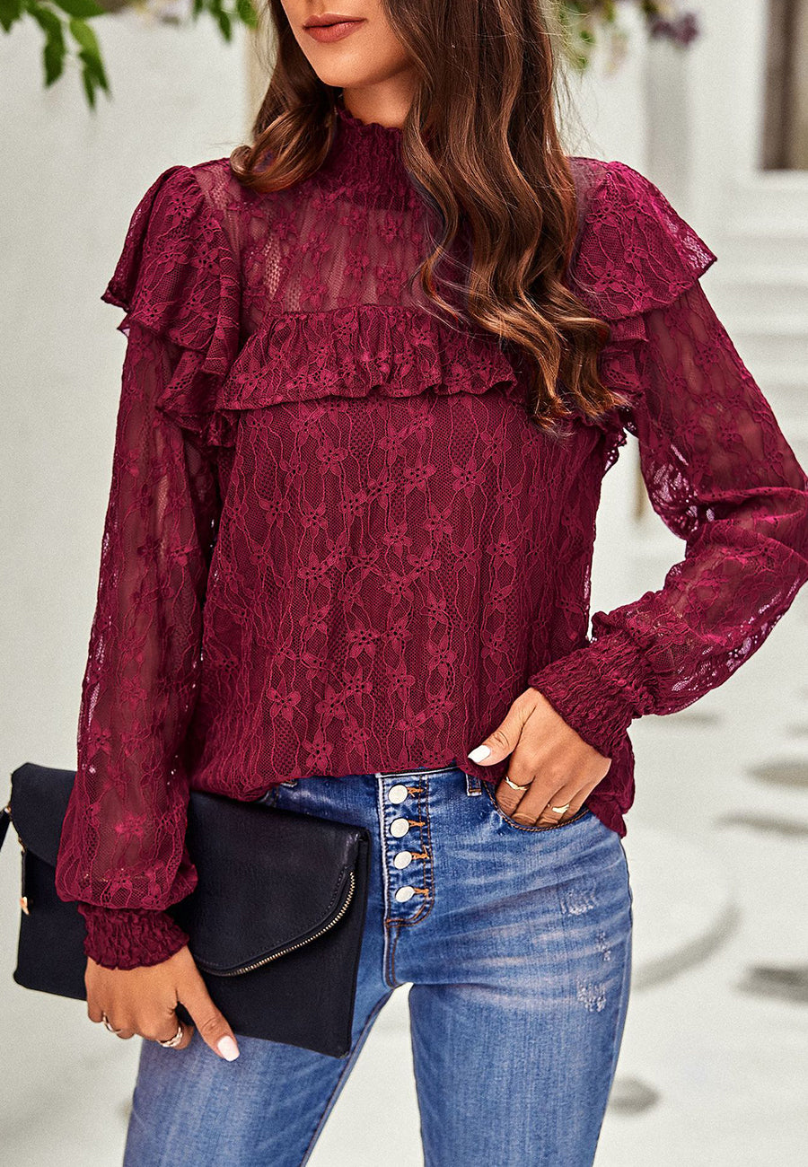 Blusa de encaje con volantes y cuello fruncido