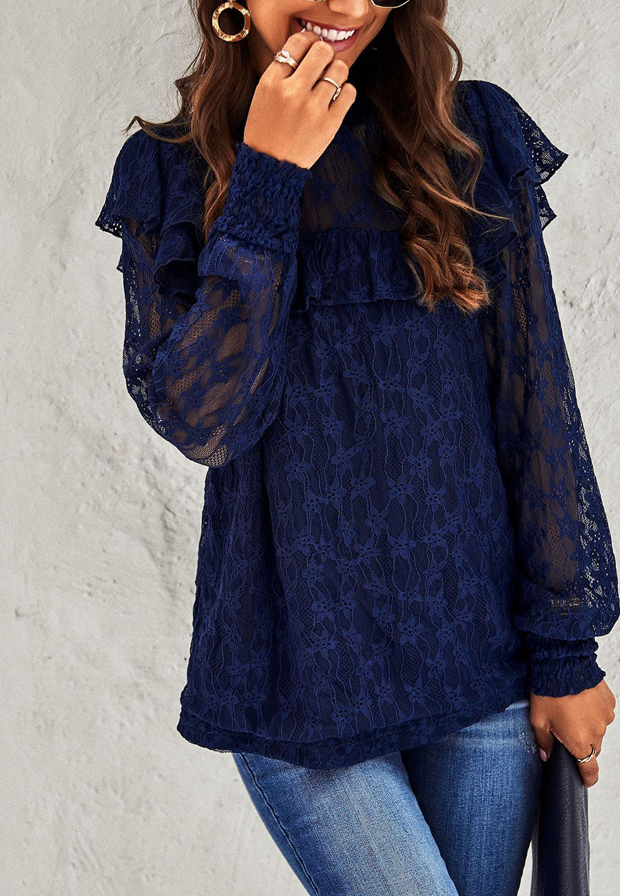Blusa de encaje con volantes y cuello fruncido
