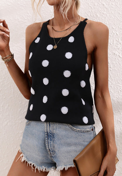 Top de punto con cuello halter y lunares