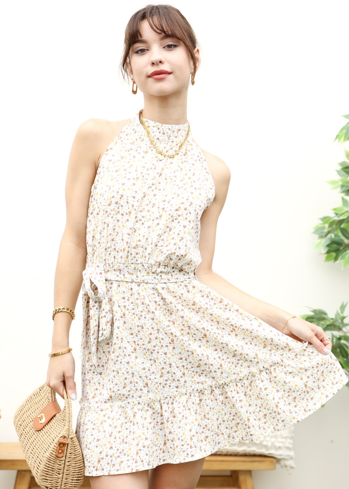 Vestido con escote en forma de cerradura y estampado floral 
