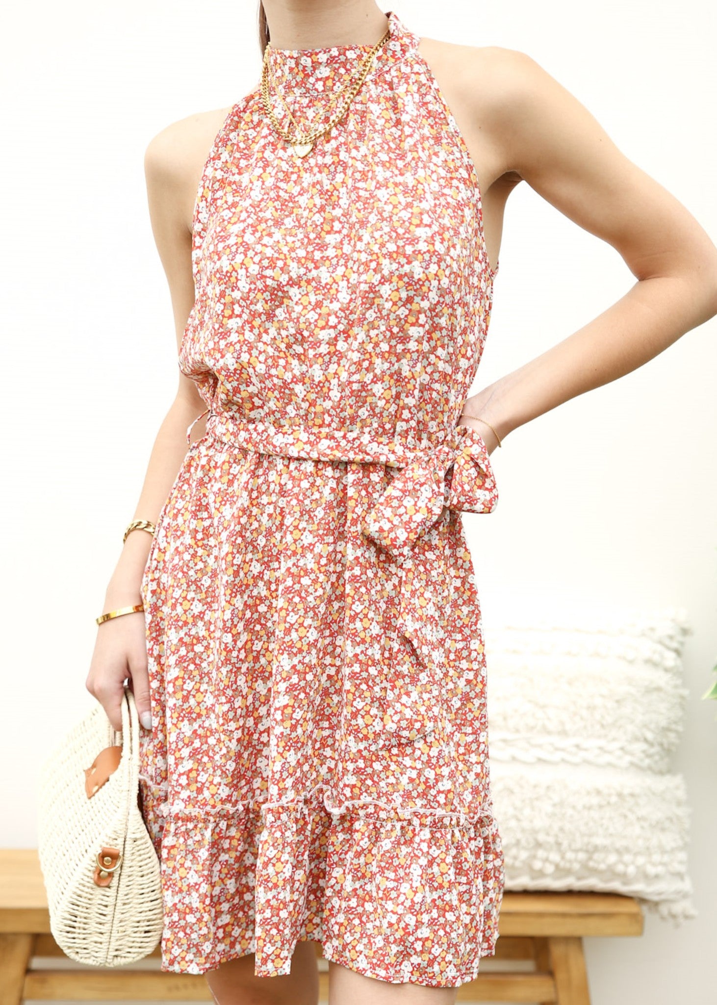 Vestido con escote en forma de cerradura y estampado floral 