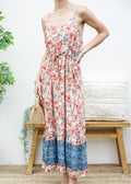 Vestido bohemio con flores y escote en V 