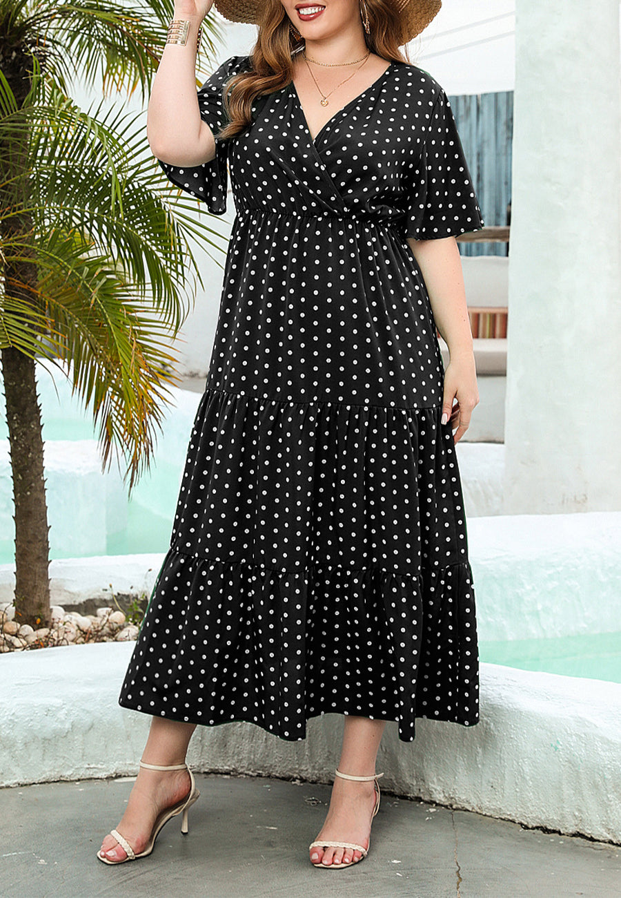 Vestido escalonado de lunares de talla grande