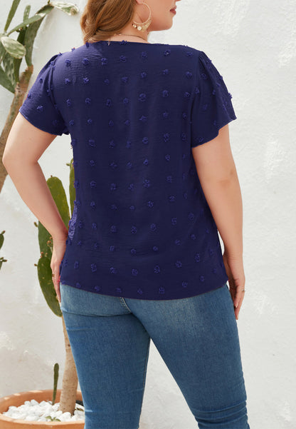 Blusa de lunares suizos con cuello en V y talla grande