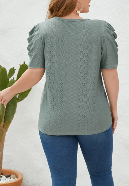 Camisa con ojales y mangas fruncidas de talla grande