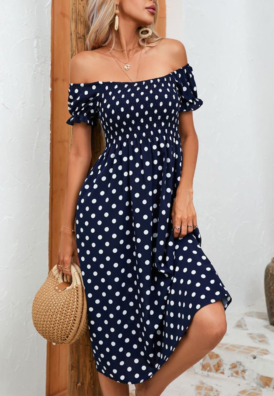 Vestido de verano estampado con hombros descubiertos