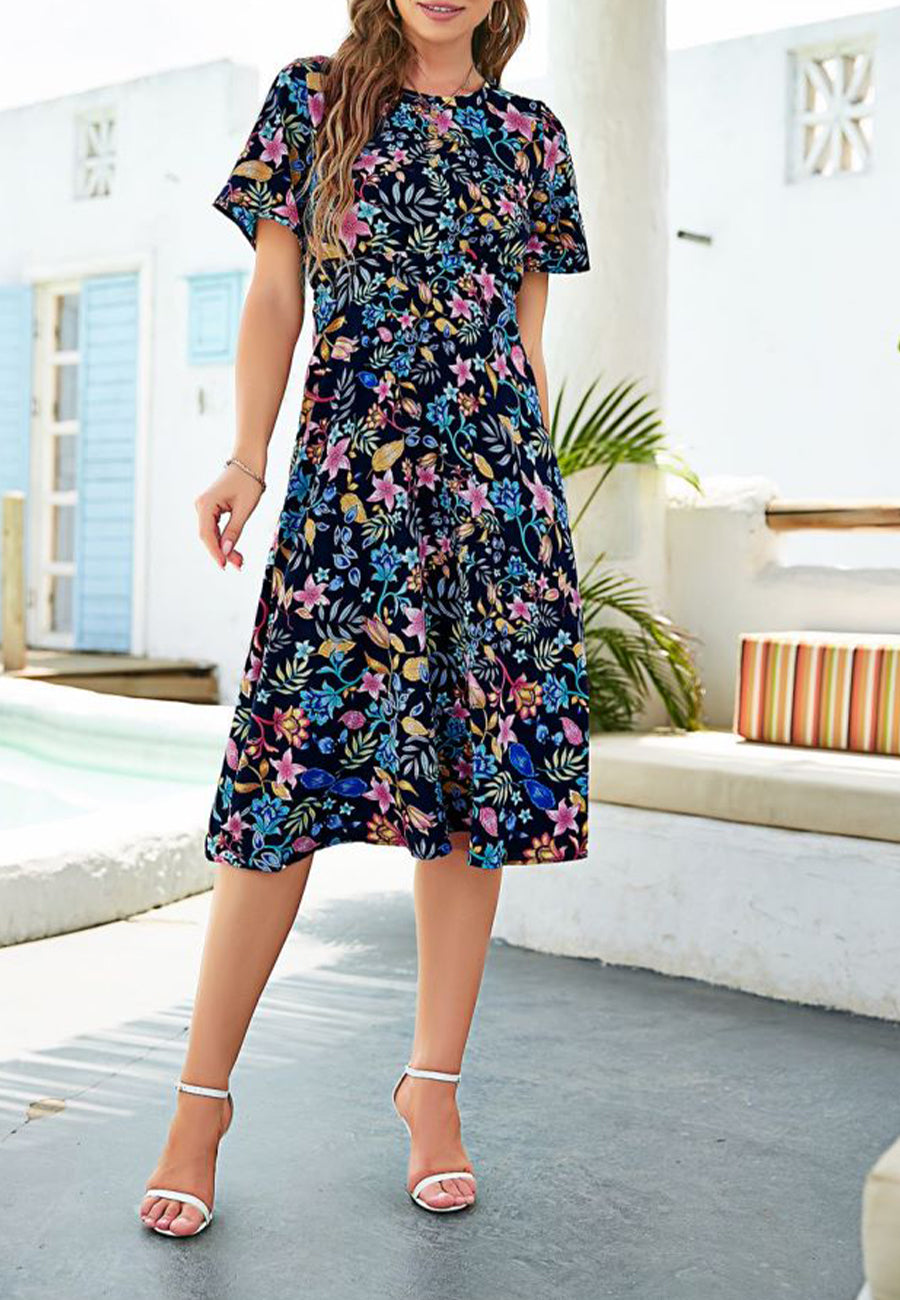 Vestido con estampado floral y cintura plisada