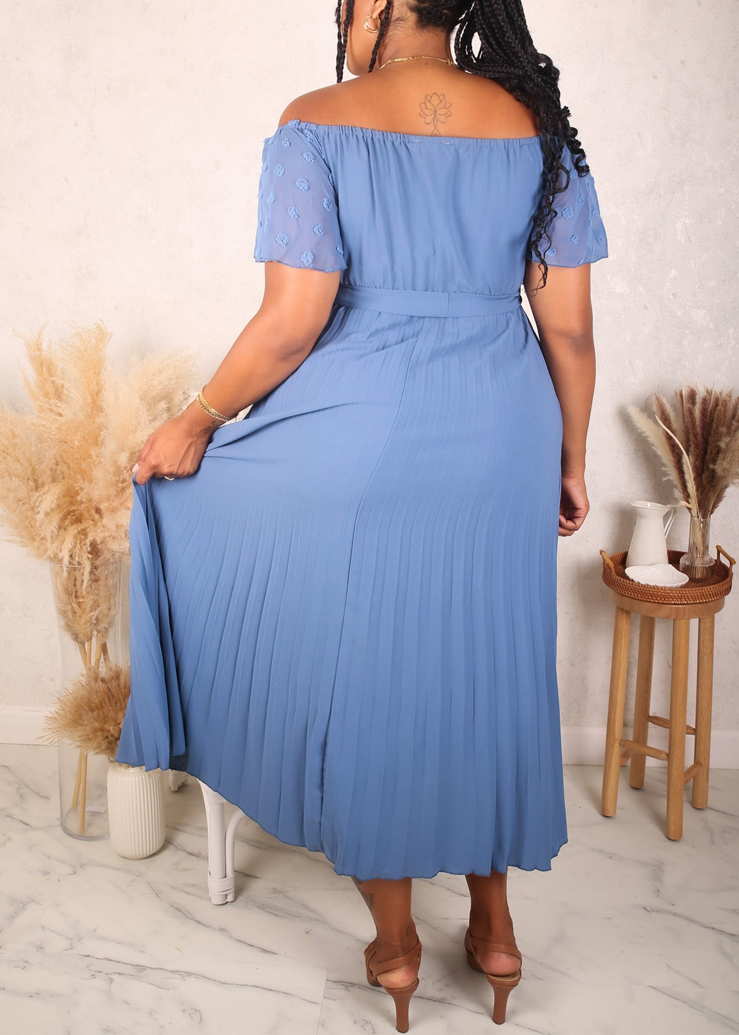 plus size box pleat dress Ever-Pretty Plus Size Halter Pleated Midi Dress for Summer Wedding Guests & Cocktail Parties