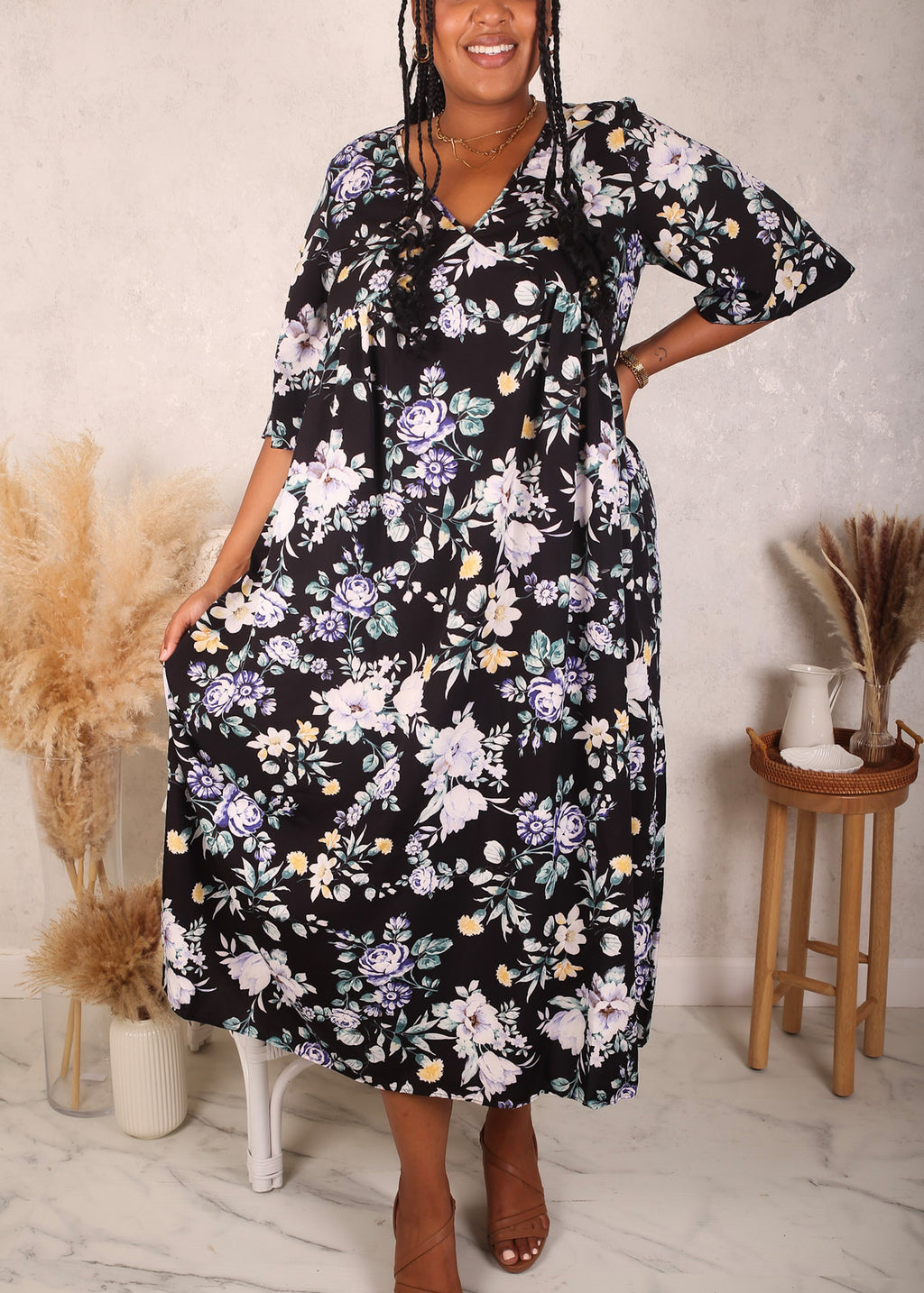 Vestido floral con mangas al codo, talla grande, color negro