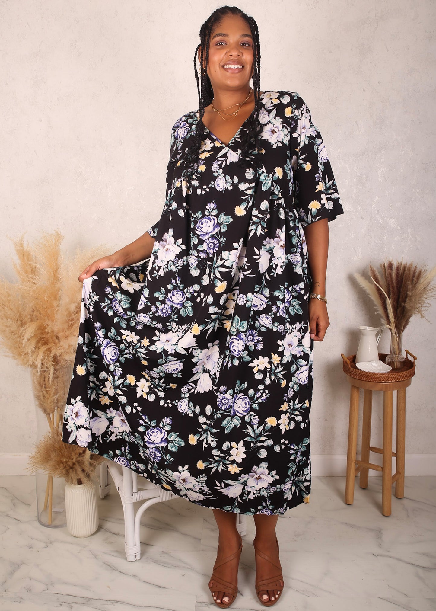 Vestido floral con mangas al codo, talla grande, color negro