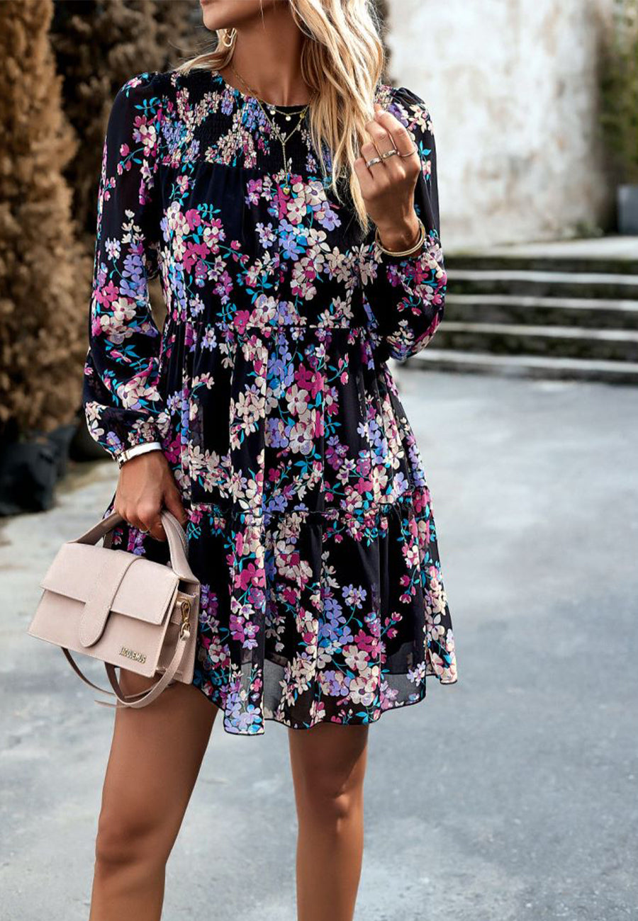Vestido con cuello fruncido y estampado floral