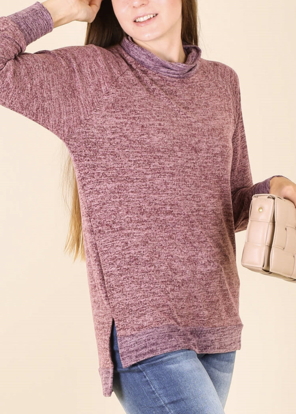 Suéter de dos tonos con cuello alto