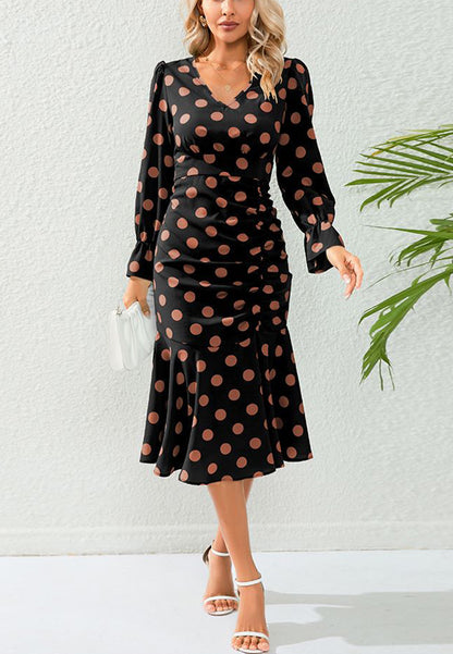 Vestido fruncido con estampado de lunares