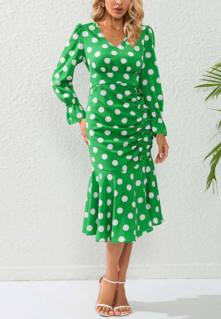 Vestido fruncido con estampado de lunares