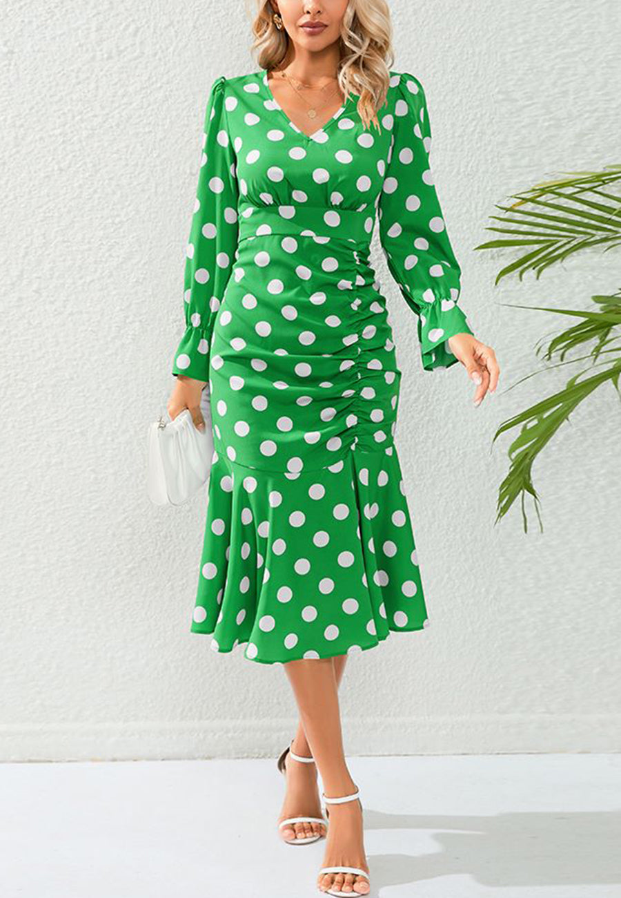 Vestido fruncido con estampado de lunares