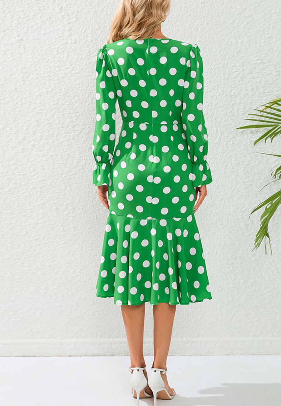 Vestido fruncido con estampado de lunares