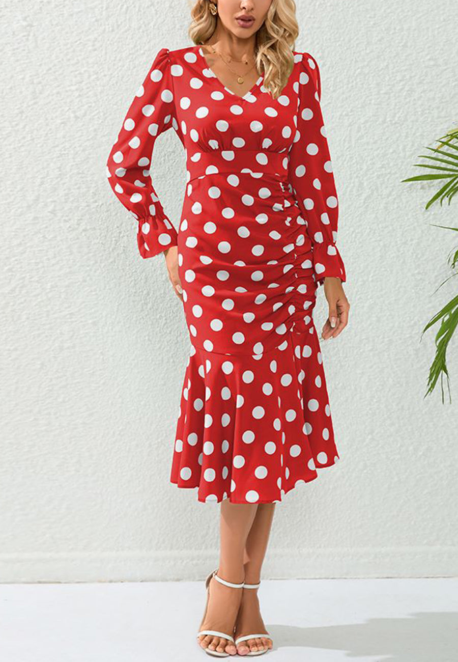 Vestido fruncido con estampado de lunares