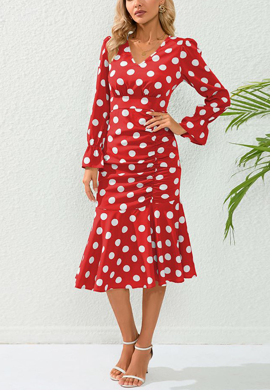 Vestido fruncido con estampado de lunares