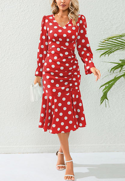 Vestido fruncido con estampado de lunares