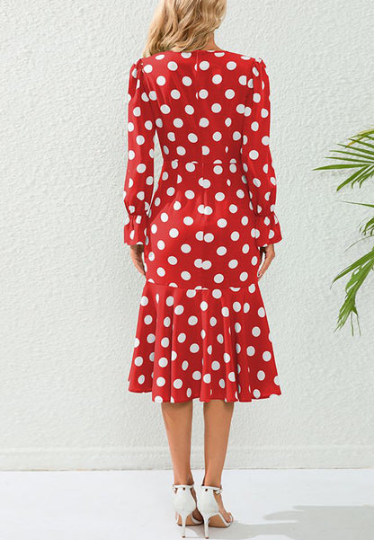 Vestido fruncido con estampado de lunares