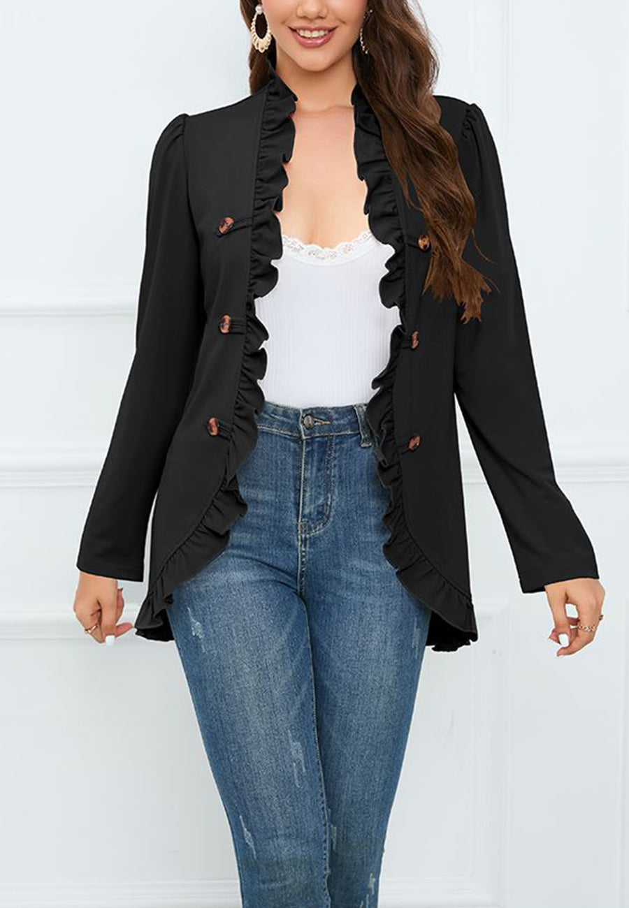 Abrigo con botones en contraste y ribete de volantes