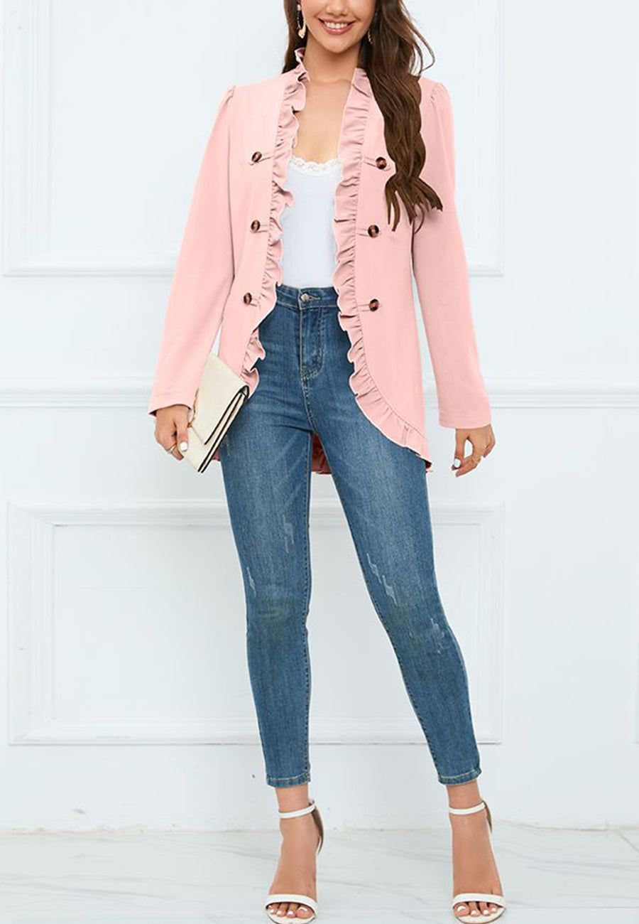 Abrigo con botones en contraste y ribete de volantes