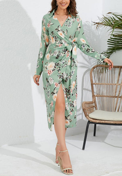 Vestido cruzado con cuello y estampado floral